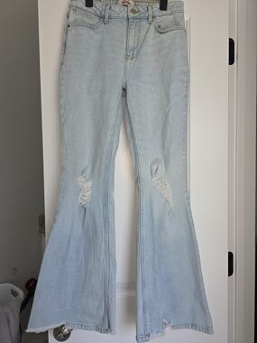 Wrangler- High Rise Distressed Light Blue Flare Jeans- Size 4/32